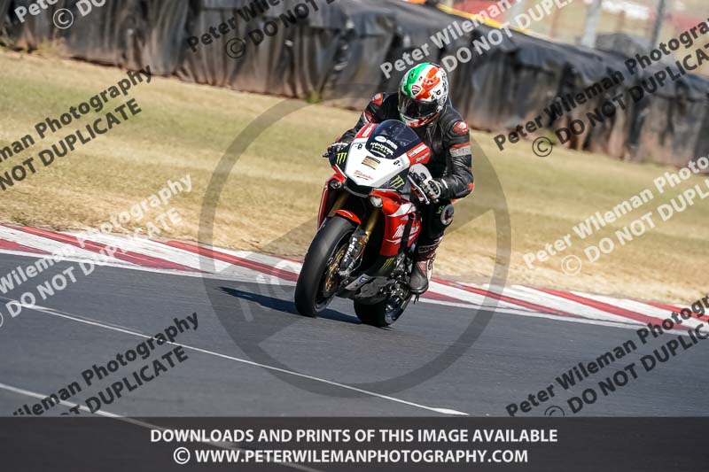 donington no limits trackday;donington park photographs;donington trackday photographs;no limits trackdays;peter wileman photography;trackday digital images;trackday photos